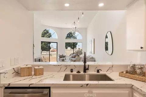Kitchen - 550 Orange #421, Long Beach, CA 90802 photo 1 of 3