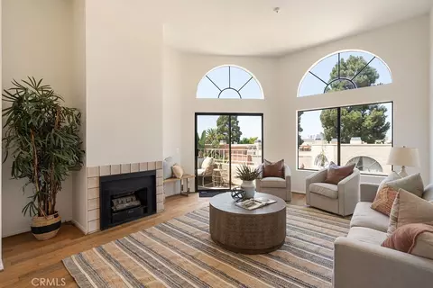 Living - 550 Orange #421, Long Beach, CA 90802 photo 2 of 3