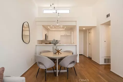 Dining - 550 Orange #421, Long Beach, CA 90802 photo 2 of 2