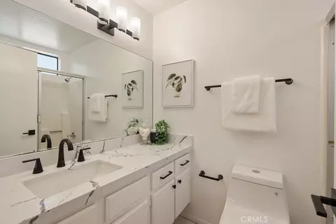 Bath - 550 Orange #421, Long Beach, CA 90802 photo 1 of 3