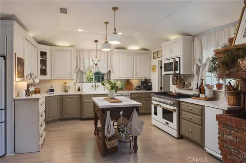 Kitchen - 10903 Meads, Orange, CA 92869 photo 3 of 4