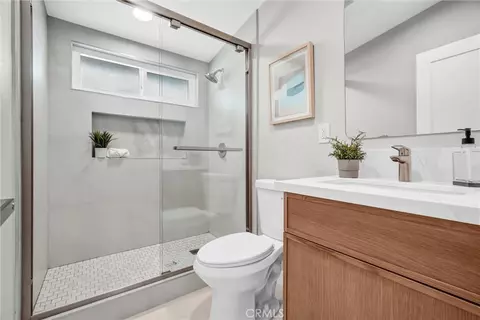 Bath - 7821 Yorkshire Ave, Stanton, CA 90680 photo 1 of 2