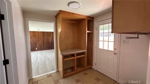 Entry Way - 6651 Coronado, Long Beach, CA 90805 photo 2 of 3