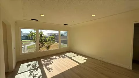 Living - 6651 Coronado, Long Beach, CA 90805 photo 6 of 7