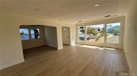 Living - 6651 Coronado, Long Beach, CA 90805 photo 4 of 7