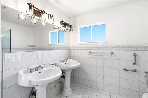 Bath - 14902 Dahlquist, Irvine, CA 92604 photo 3 of 5