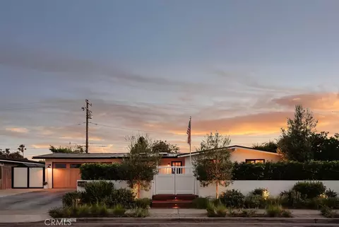 271 Camellia Ln, Costa Mesa, CA 92627
