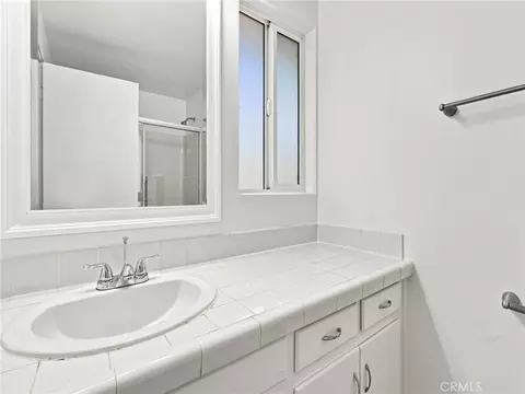 Bath - 7735 Zelzah Ave, Reseda, CA 91335 photo 4 of 4