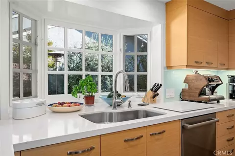 Kitchen - 17 Rippling Strm, Irvine, CA 92603 photo 4 of 4