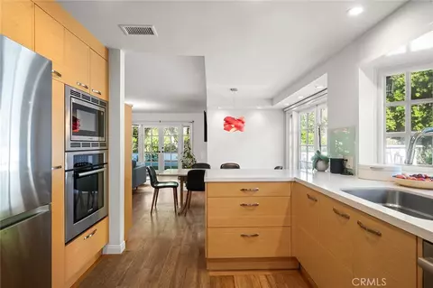 Kitchen - 17 Rippling Strm, Irvine, CA 92603 photo 3 of 4