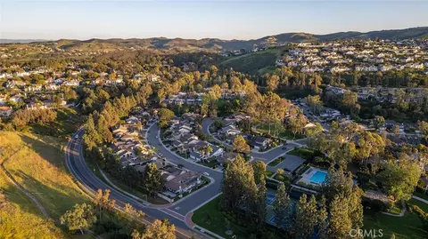 View/Area - 17 Rippling Strm, Irvine, CA 92603 photo 6 of 8