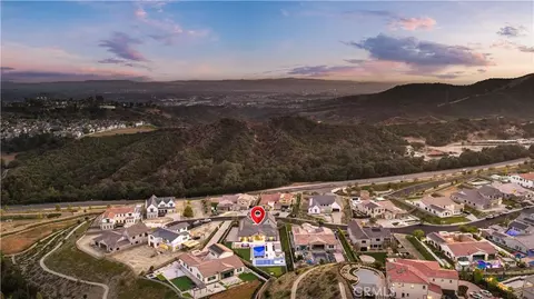 View/Area - 18472 Boulder Blf, Silverado, CA 92676 photo 3 of 5