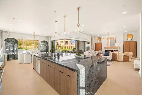 Kitchen - 18472 Boulder Blf, Silverado, CA 92676 photo 3 of 4