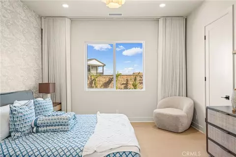 Bedroom - 18472 Boulder Blf, Silverado, CA 92676 photo 3 of 6