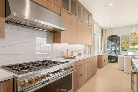 Kitchen - 18472 Boulder Blf, Silverado, CA 92676 photo 4 of 4