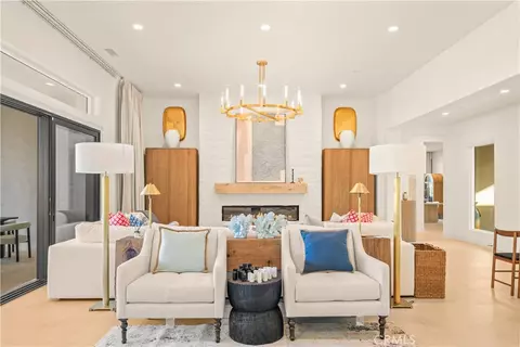 Living - 18472 Boulder Blf, Silverado, CA 92676 photo 2 of 3