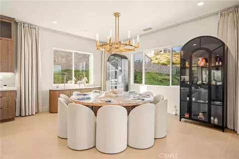 Dining - 18472 Boulder Blf, Silverado, CA 92676 photo 1 of 5