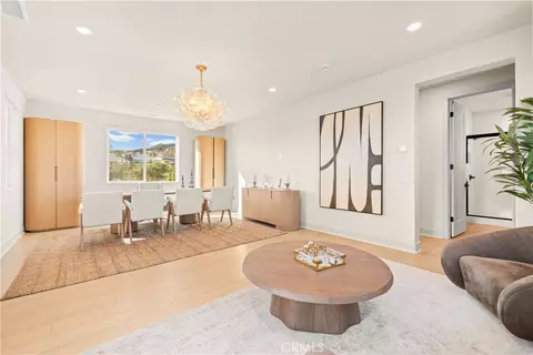 Dining - 18472 Boulder Blf, Silverado, CA 92676 photo 3 of 5