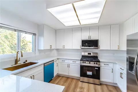 8851 Independence Ave #33, Canoga Park, CA 91304