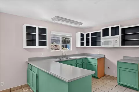 Kitchen - 2349 Seasons, Oceanside, CA 92056 photo 3 of 5