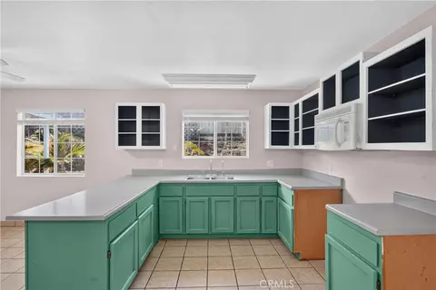 Kitchen - 2349 Seasons, Oceanside, CA 92056 photo 2 of 5