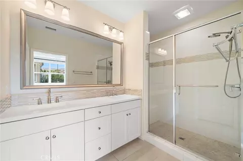 Bath - 110 Mighty Oak, Irvine, CA 92602 photo 2 of 2