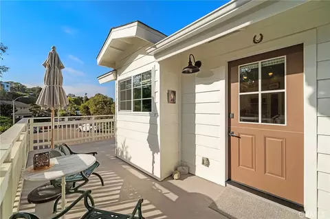 Exterior - 8239 Sugarman Dr, La Jolla, CA 92037 photo 6 of 13