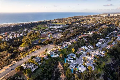 View/Area - 8239 Sugarman Dr, La Jolla, CA 92037 photo 1 of 3