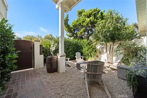 Exterior - 8239 Sugarman Dr, La Jolla, CA 92037 photo 3 of 13