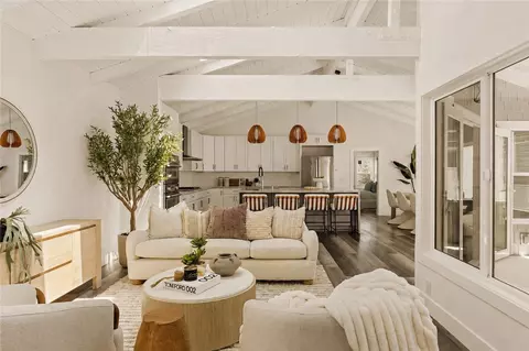 702 Acacia Ave, Corona Del Mar, CA 92625