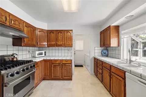 Kitchen - 15022 Hunter Ln, Westminster, CA 92683 photo 2 of 6