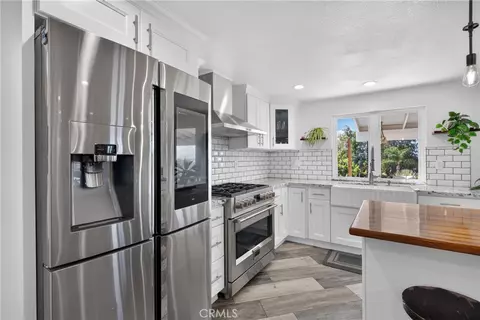 Kitchen - 28737 Live Oak Rd, Highland, CA 92346 photo 4 of 4