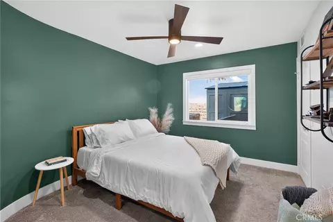 Bedroom - 28737 Live Oak Rd, Highland, CA 92346 photo 3 of 5