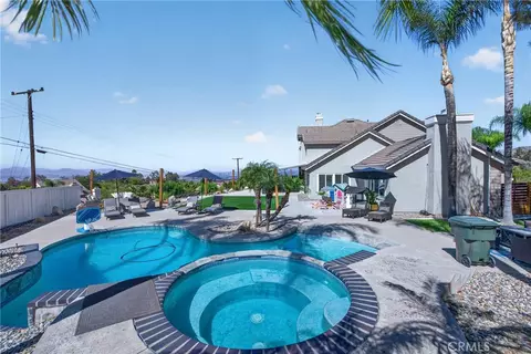 Exterior - 28737 Live Oak Rd, Highland, CA 92346 photo 5 of 19