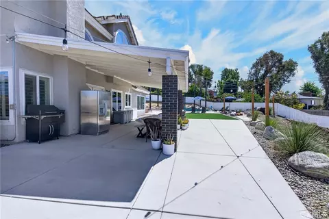 Exterior - 28737 Live Oak Rd, Highland, CA 92346 photo 14 of 19