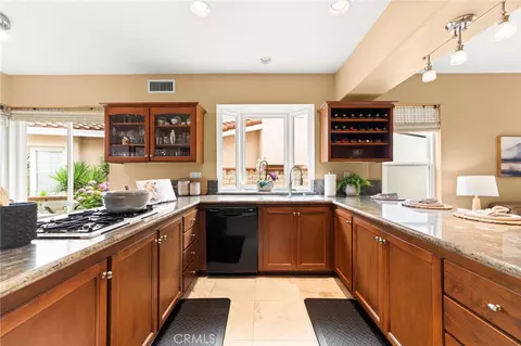 Kitchen - 14739 Ranchview Ter, Chino Hills, CA 91709 photo 4 of 5