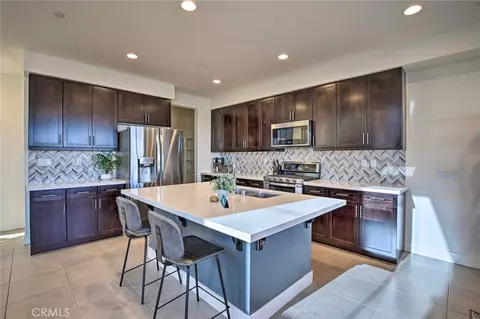 Kitchen - 43124 Armonia Ct, Indio, CA 92203 photo 2 of 3