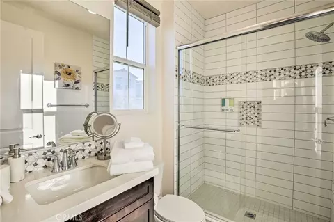 Bath - 43124 Armonia Ct, Indio, CA 92203 photo 3 of 5