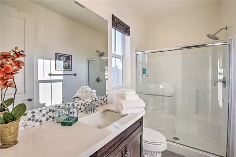 Bath - 43124 Armonia Ct, Indio, CA 92203 photo 2 of 5