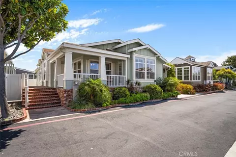 16422 Poipu Ln, Huntington Beach, CA 92649