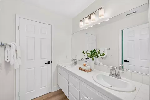Bath - 8856 E Crestview Ln, Anaheim, CA 92808 photo 5 of 8