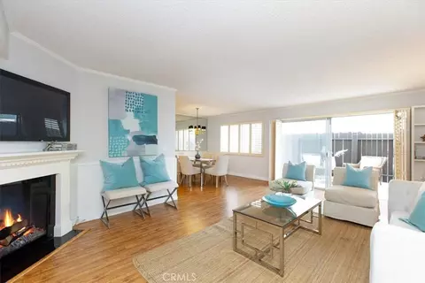 Living - 420 S Madison Apt 109 Ave, Pasadena, CA 91101 photo 2 of 4