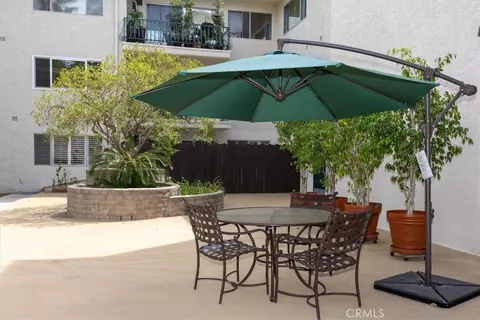 Exterior - 420 S Madison Apt 109 Ave, Pasadena, CA 91101 photo 5 of 9