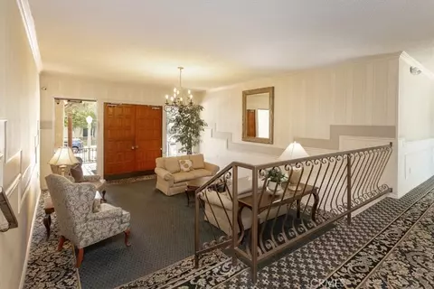 Entry Way - 420 S Madison Apt 109 Ave, Pasadena, CA 91101 photo 2 of 2