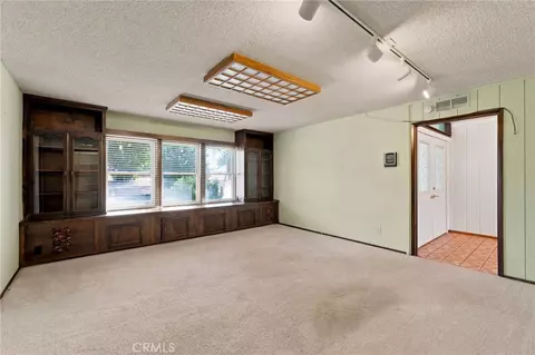 Living - 6388 E Appaloosa, Clovis, CA 93619 photo 2 of 9