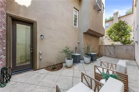 Exterior - 14 Tall Oak, Irvine, CA 92603 photo 4 of 4