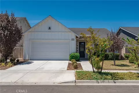 Exterior - 2048 N Mitchell St, Hanford, CA 93230 photo 7 of 10