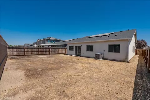 Exterior - 2048 N Mitchell St, Hanford, CA 93230 photo 4 of 10