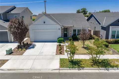 Exterior - 2048 N Mitchell St, Hanford, CA 93230 photo 2 of 10