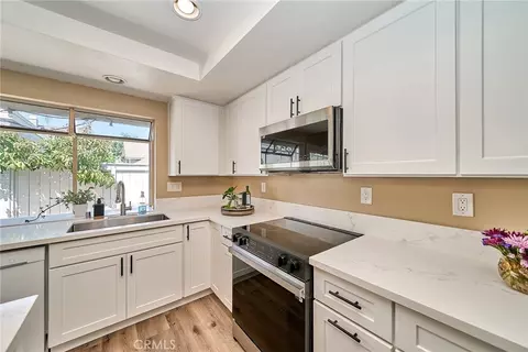 Kitchen - 24 Atherton, Irvine, CA 92620 photo 7 of 8